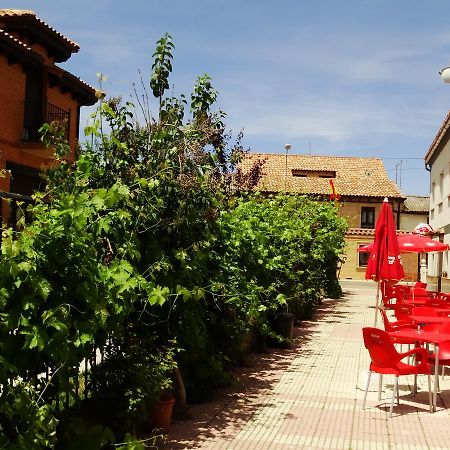 Albergue Santa Ana San Martin del Camino Exterior photo