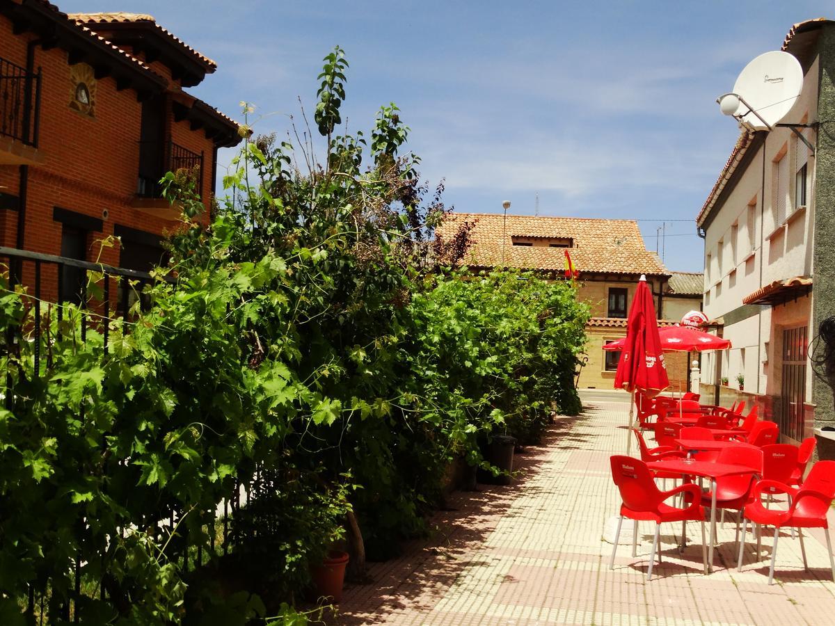 Albergue Santa Ana San Martin del Camino Exterior photo